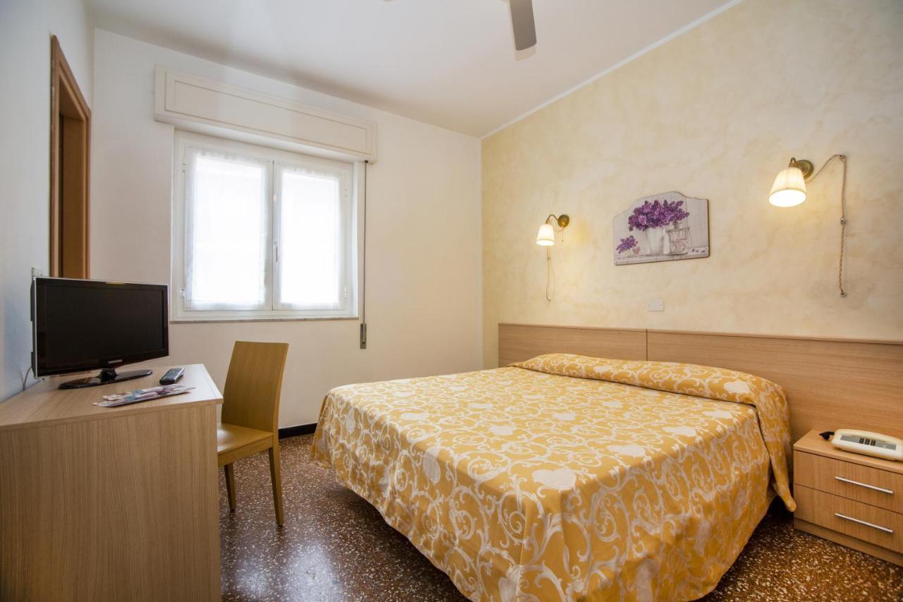 B&B Hotel Costa Azzurra Spotorno Exterior foto